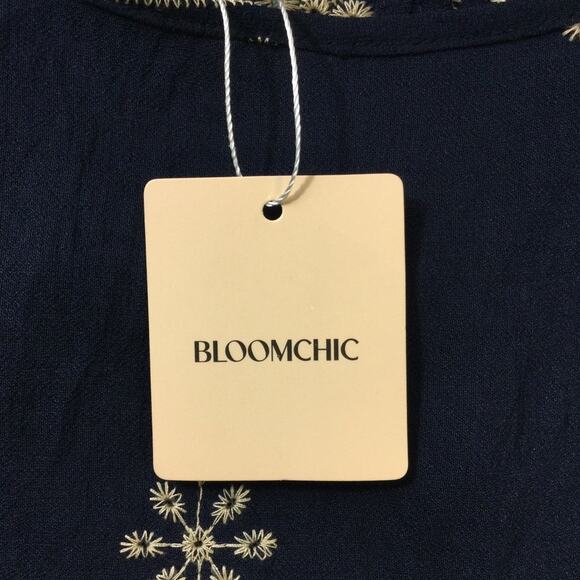 BLOOMCHIC 14-16 1X Plus Navy Blue Rayon Embroidered Boho Blouse Topo NWT b138 - Picture 7 of 8
